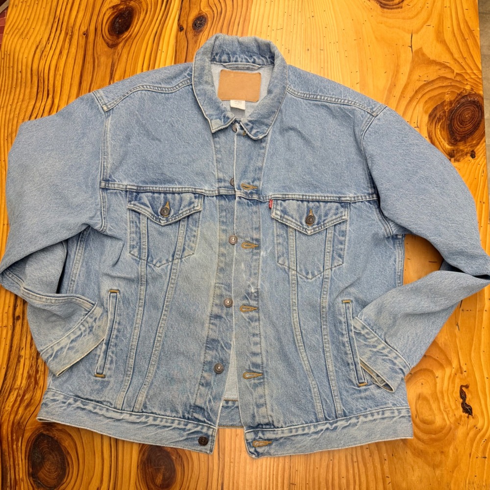 Levis Relaxed Trucker Jacket Mens XL‎ Light Wash Blue Denim Cotton Vintage Style
